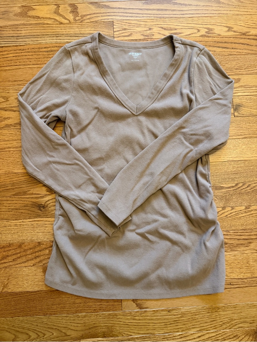 Old Navy Women’s Maternity Light Brown V-Neck Long Sleeve Tee L